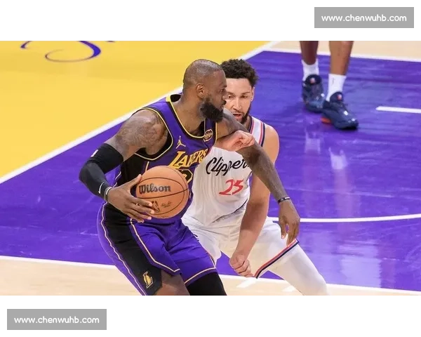 湖人热火首战火花四溅詹姆斯率队迎接总决赛新考验巅峰对决悬念拉满